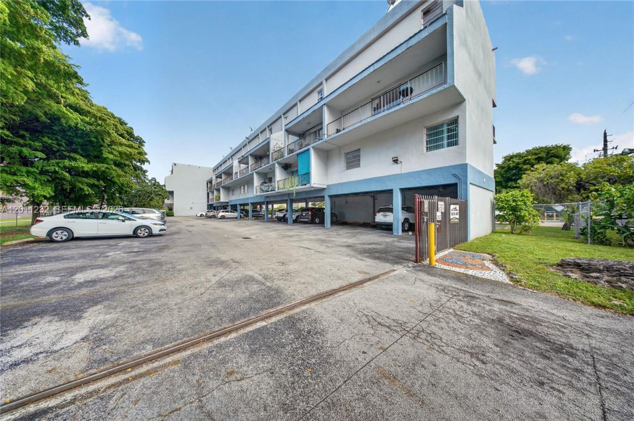 399 NW 72nd Ave , Unit 209, Miami, FL 33126 Photo