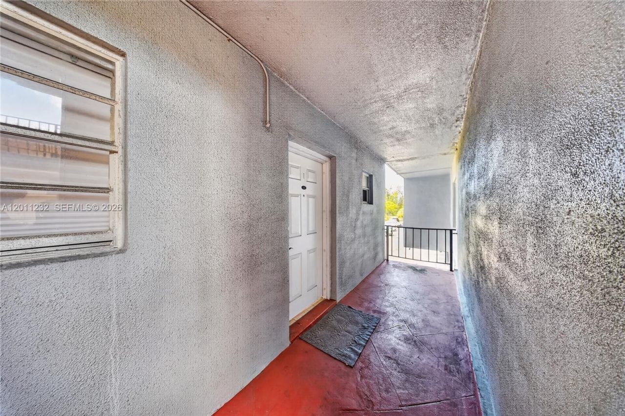 399 NW 72nd Ave , Unit 209, Miami, FL 33126 Photo