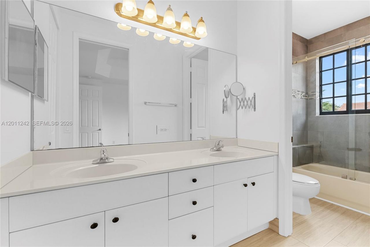 1559 Passion Vine Cr, Unit 7-2, Weston, FL 33326 Photo