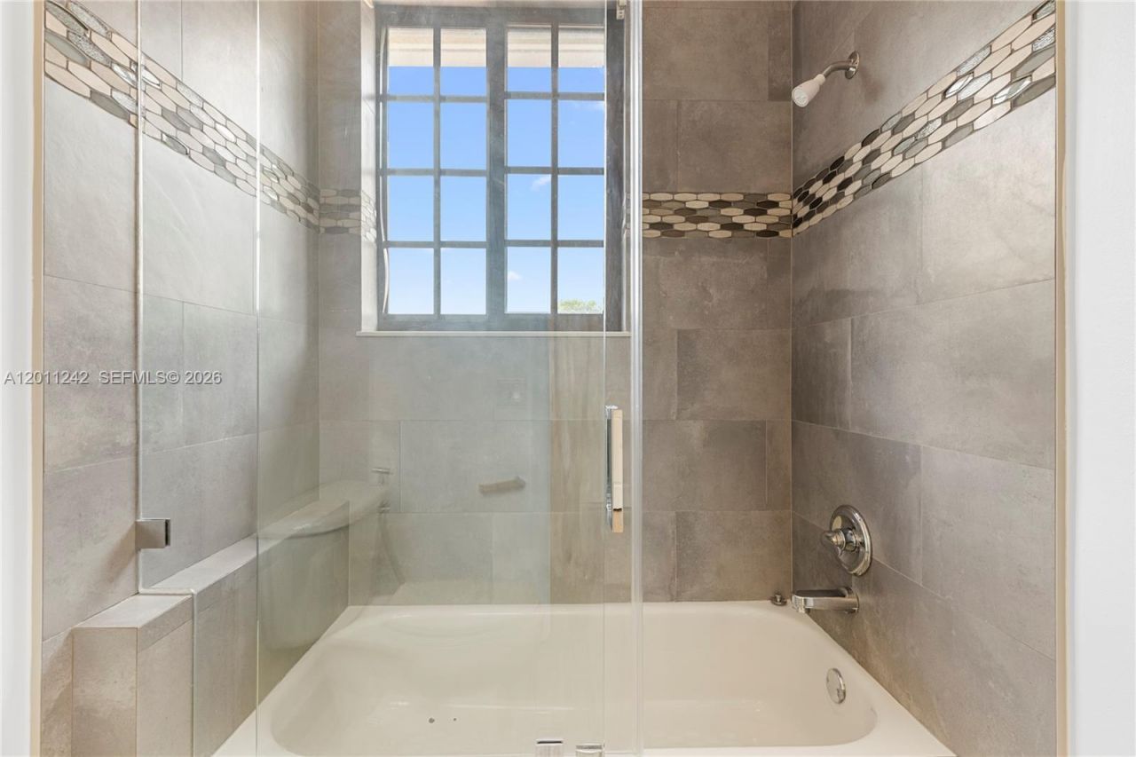 1559 Passion Vine Cr, Unit 7-2, Weston, FL 33326 Photo