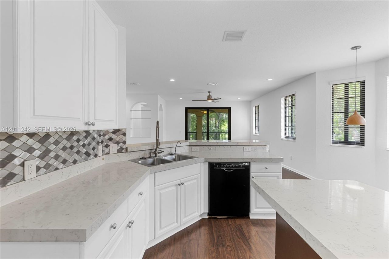 1559 Passion Vine Cr, Unit 7-2, Weston, FL 33326 Photo