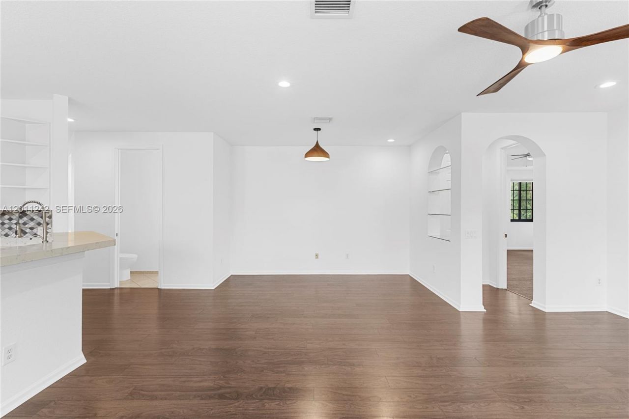 1559 Passion Vine Cr, Unit 7-2, Weston, FL 33326 Photo