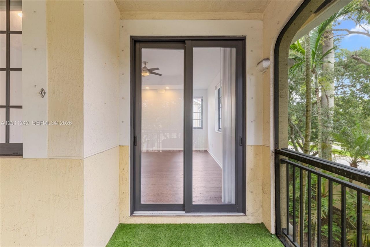 1559 Passion Vine Cr, Unit 7-2, Weston, FL 33326 Photo