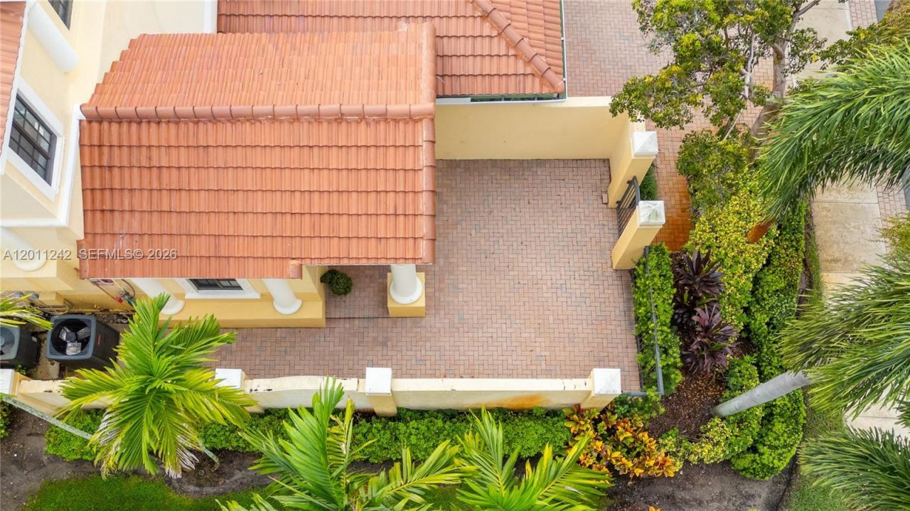1559 Passion Vine Cr, Unit 7-2, Weston, FL 33326 Photo