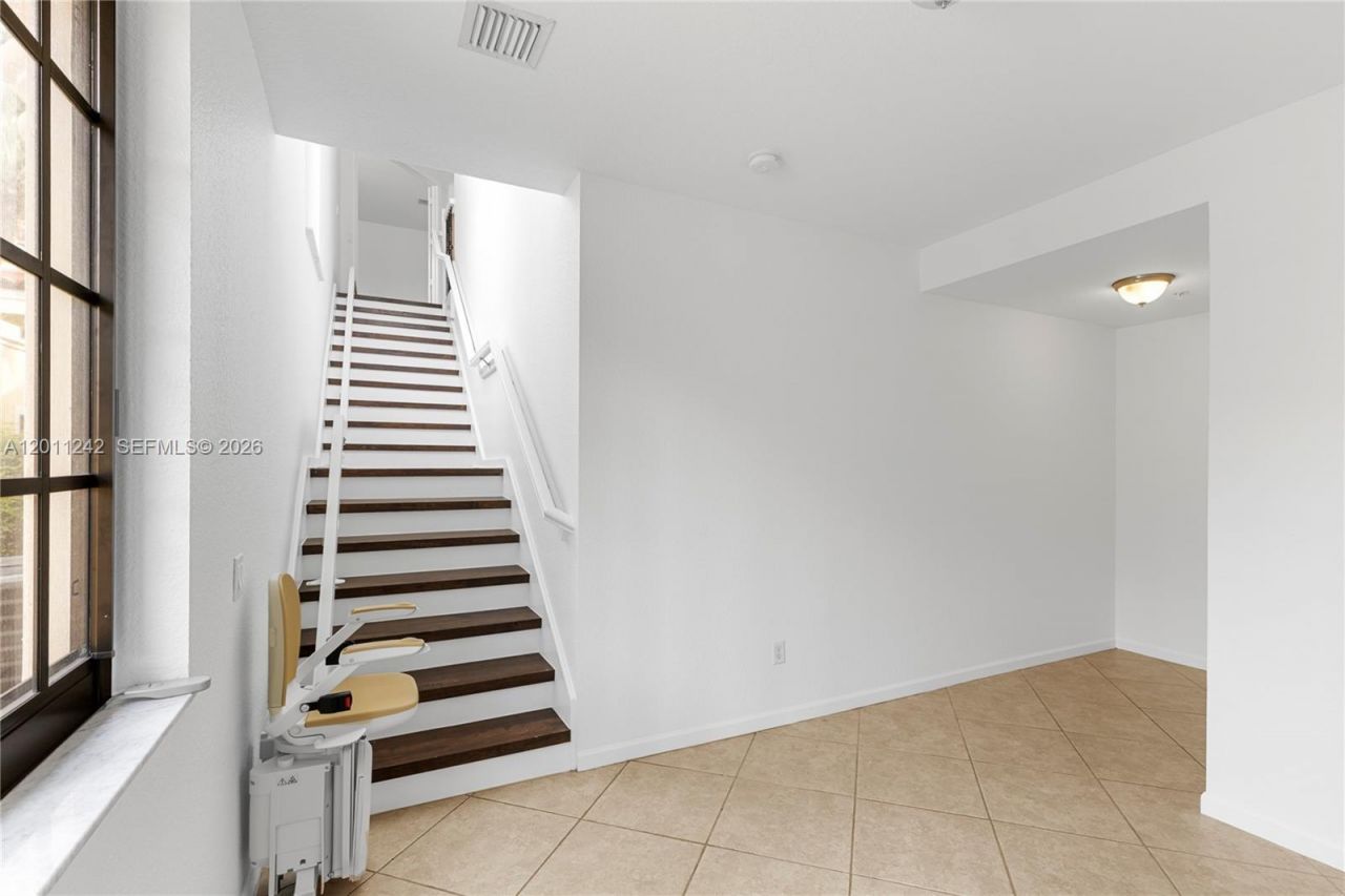 1559 Passion Vine Cr, Unit 7-2, Weston, FL 33326 Photo