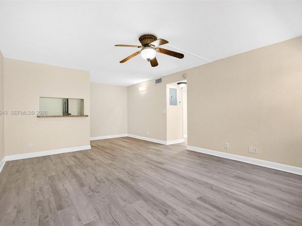 1028 Twin Lakes Dr, Unit 21-C, Coral Springs, FL 33071