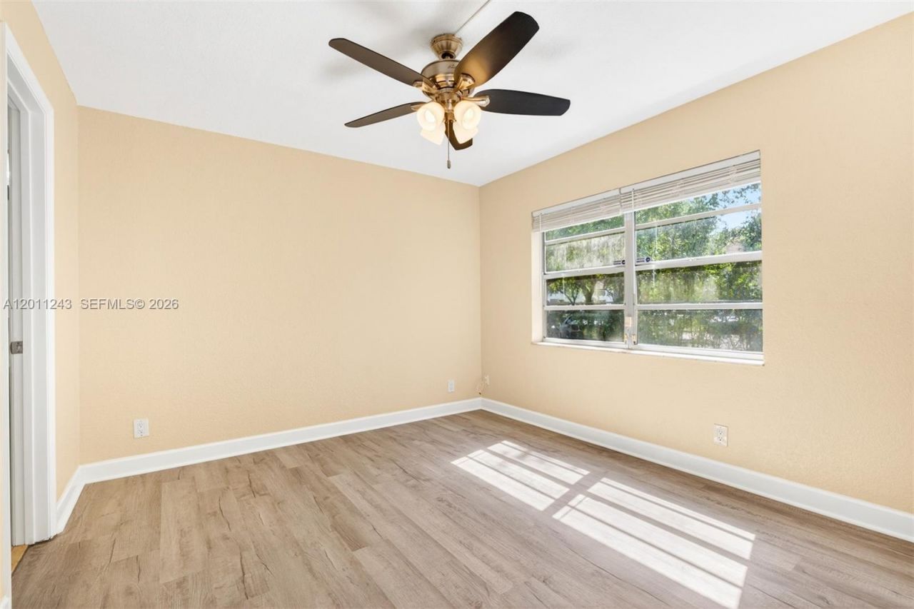 1028 Twin Lakes Dr, Unit 21-C, Coral Springs, FL 33071 Photo