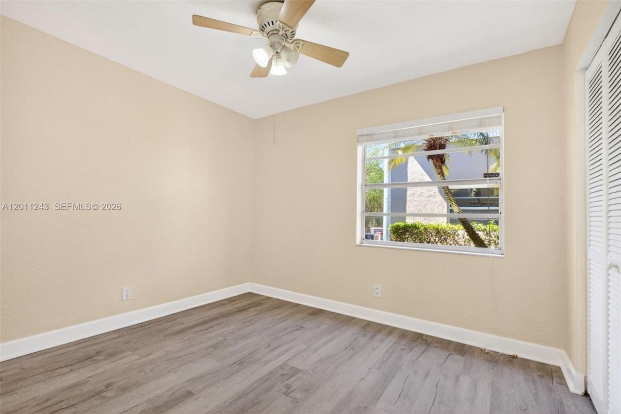 1028 Twin Lakes Dr, Unit 21-C, Coral Springs, FL 33071 Photo