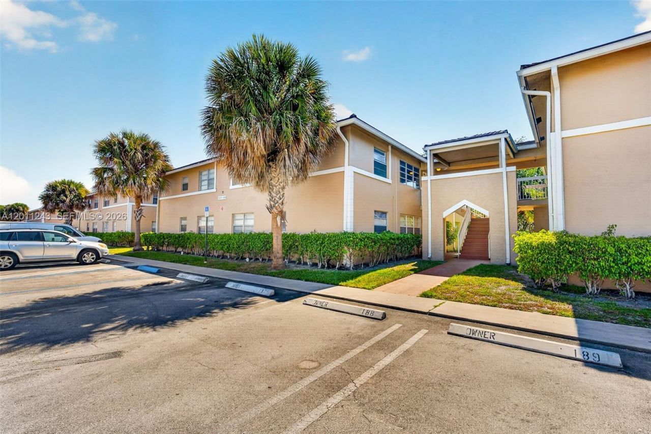 1028 Twin Lakes Dr, Unit 21-C, Coral Springs, FL 33071 Photo