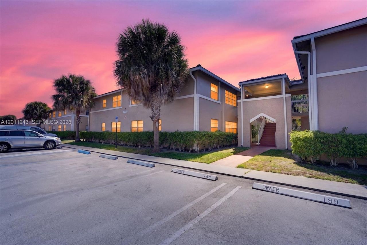 1028 Twin Lakes Dr, Unit 21-C, Coral Springs, FL 33071 Photo