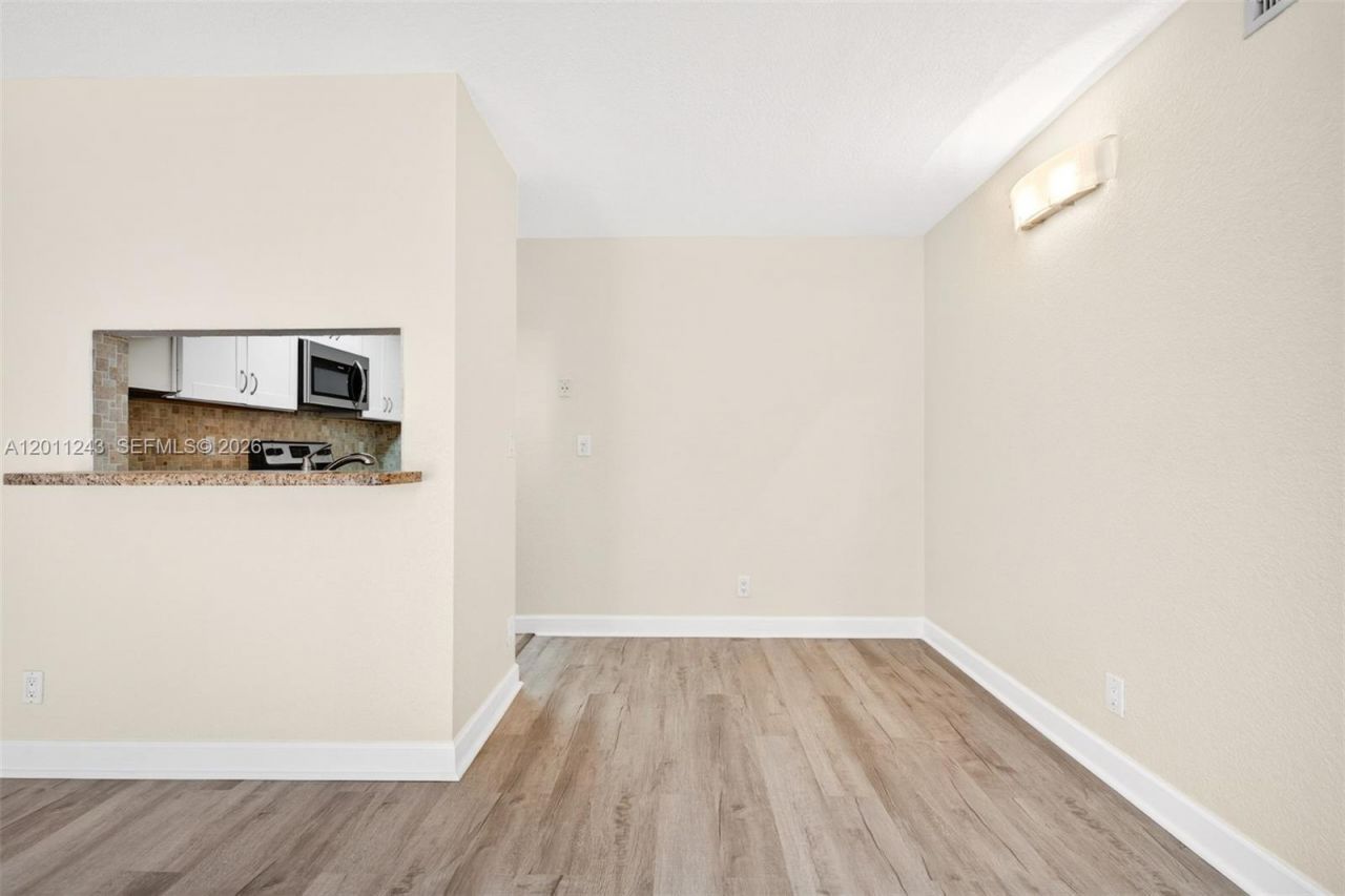 1028 Twin Lakes Dr, Unit 21-C, Coral Springs, FL 33071 Photo