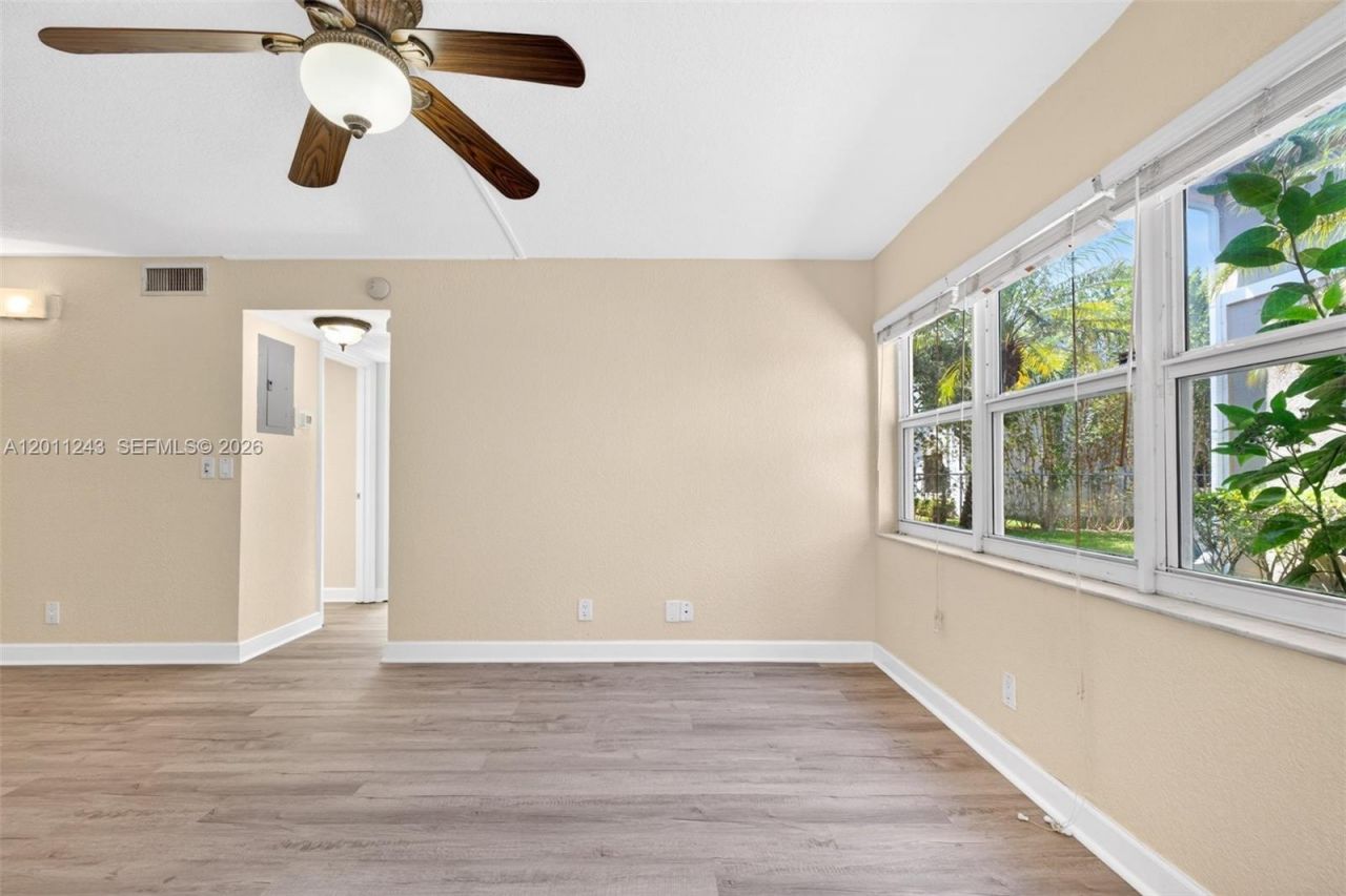 1028 Twin Lakes Dr, Unit 21-C, Coral Springs, FL 33071 Photo