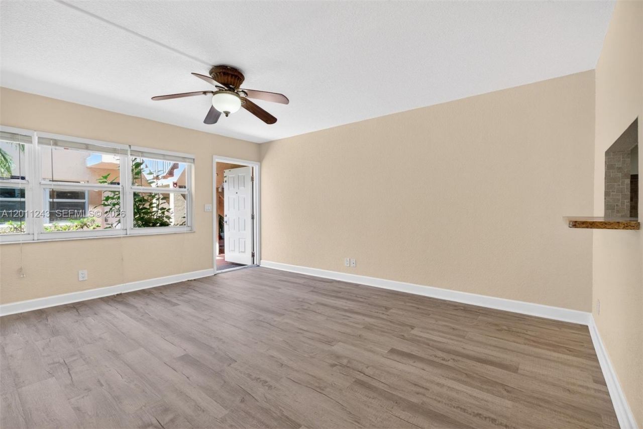 1028 Twin Lakes Dr, Unit 21-C, Coral Springs, FL 33071 Photo