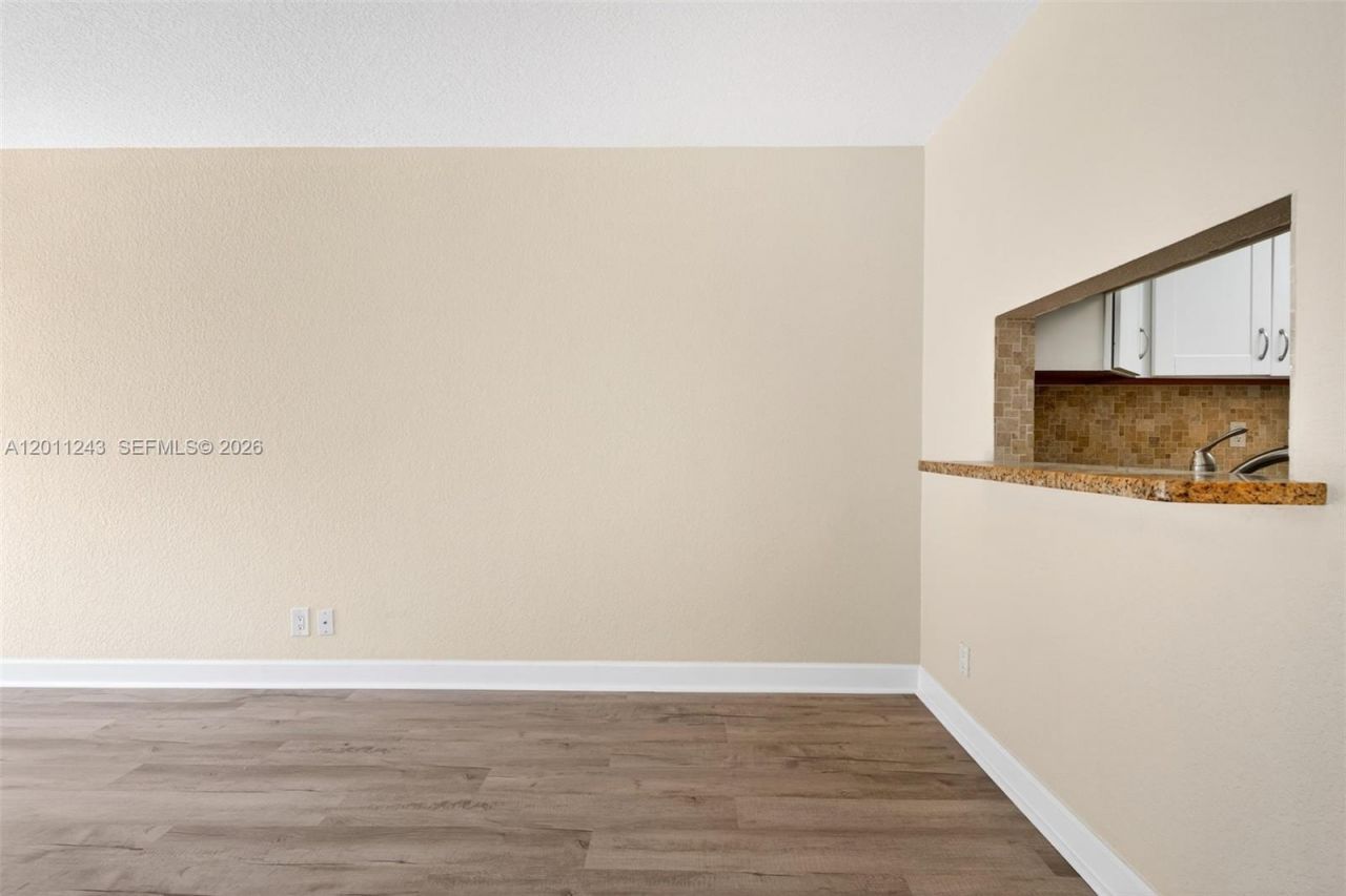1028 Twin Lakes Dr, Unit 21-C, Coral Springs, FL 33071 Photo