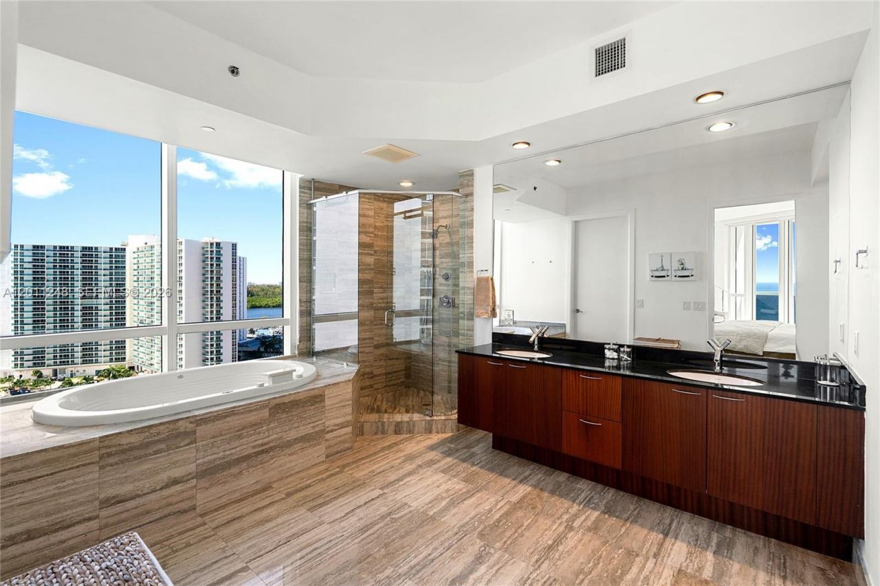 15901 Collins Ave, Unit 1206, Sunny Isles Beach, FL 33160 Photo