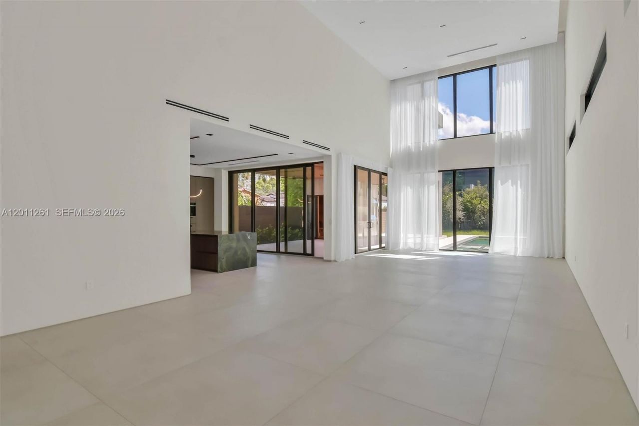 135 SW 29th Rd, Miami, FL 33129 Photo