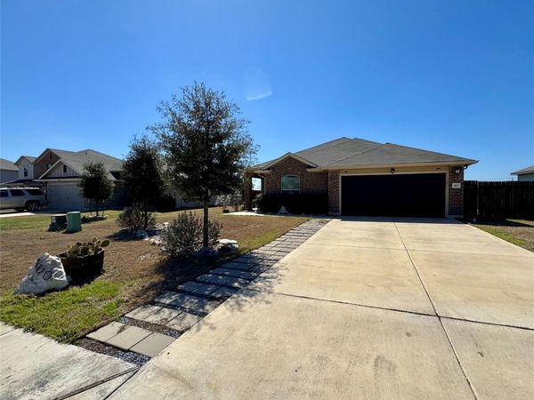 160 Sun Ray DR , Kyle, TX 78640