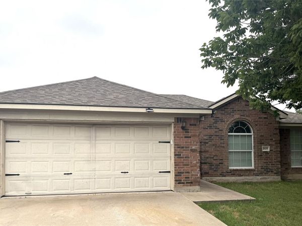 1609 Paint Brush DR , Lockhart, TX 78644