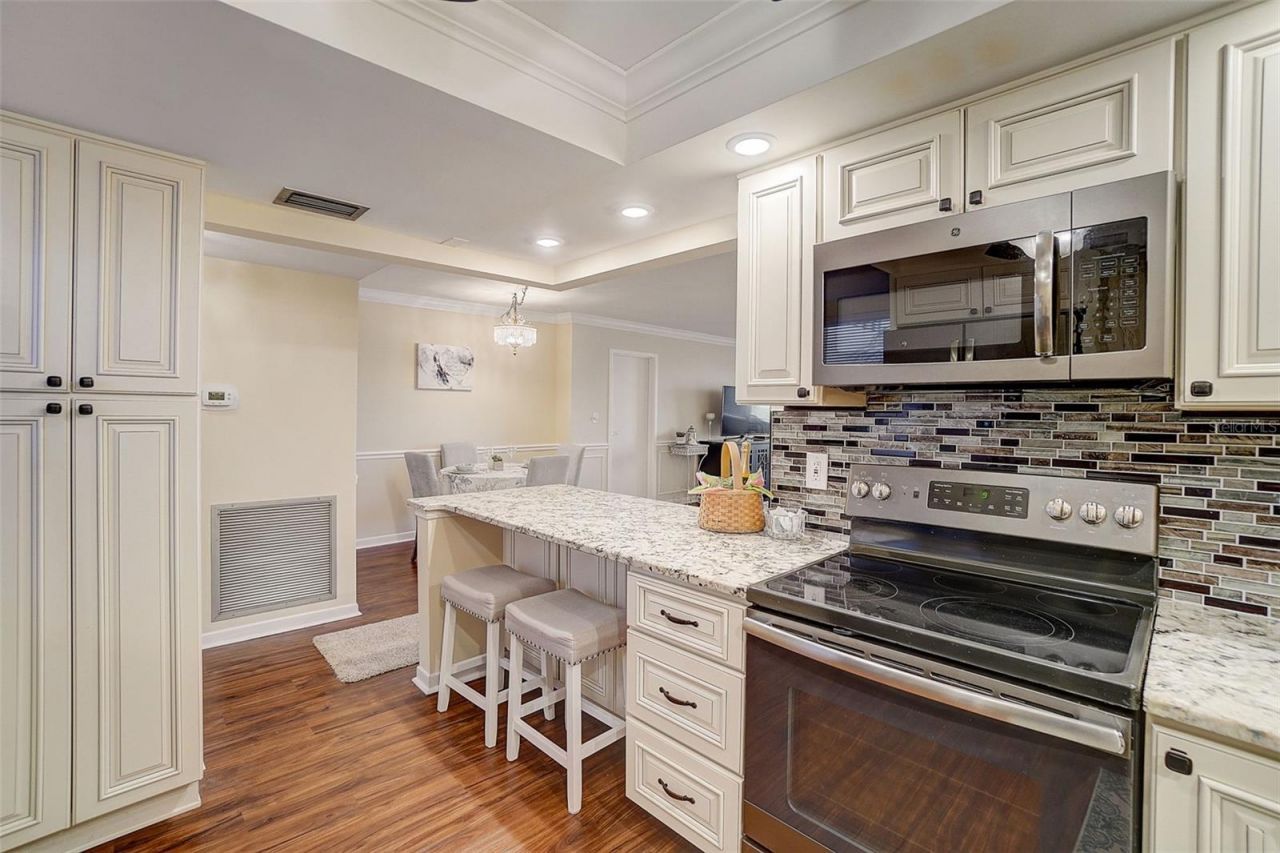 5108 Brittany Drive S, Unit 205, Saint Petersburg, FL 33715 Photo