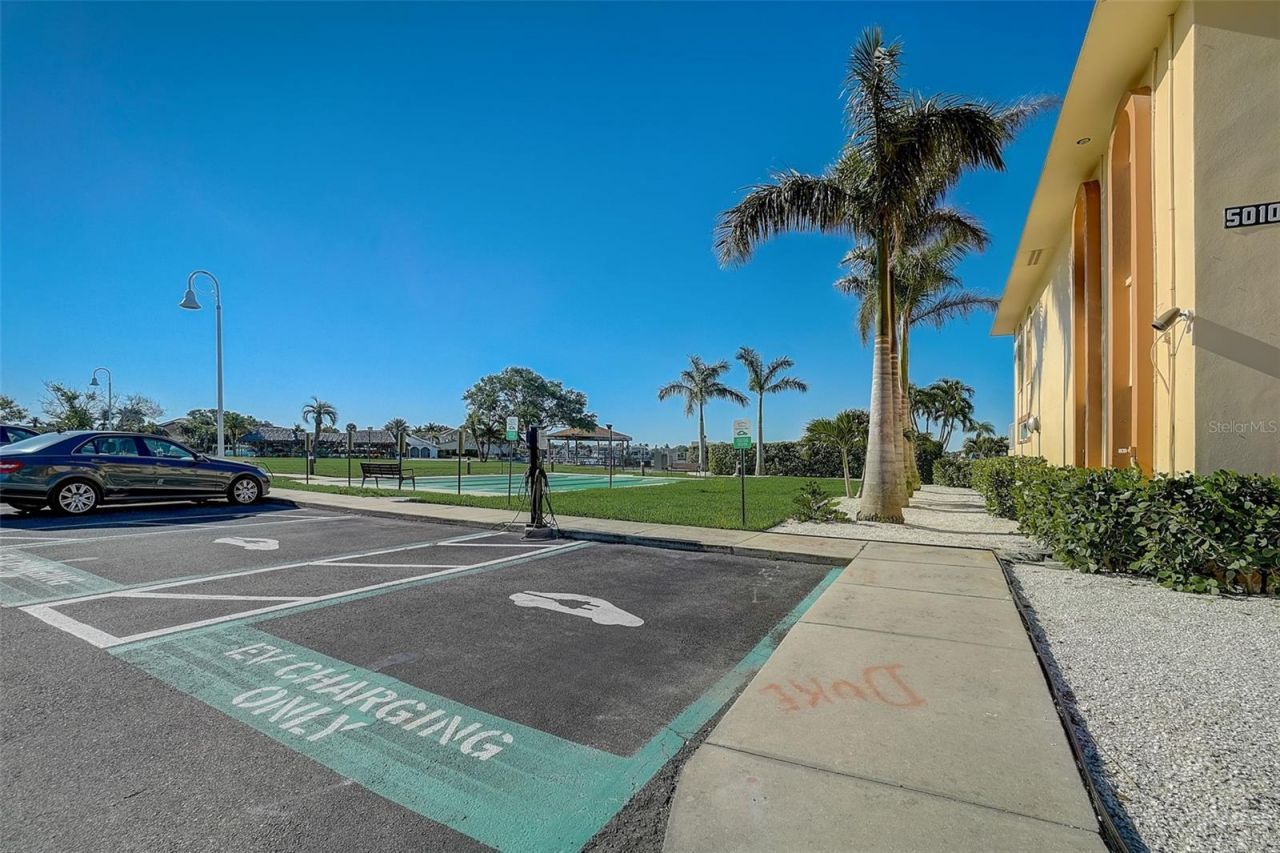 5108 Brittany Drive S, Unit 205, Saint Petersburg, FL 33715 Photo