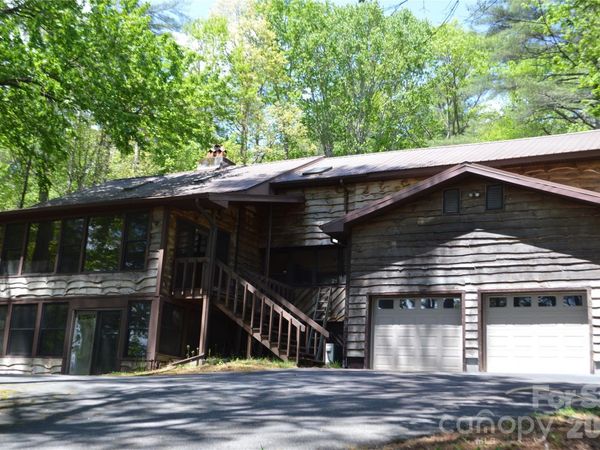 300 Good Neighbor Lane, Brevard, NC 28712