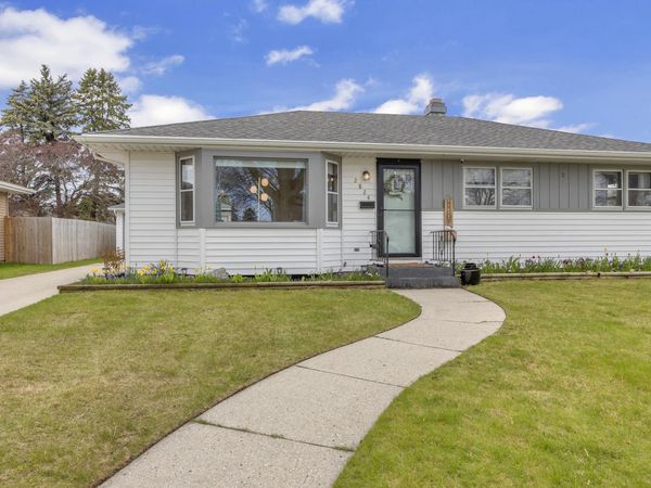 2824 S 15th St, Sheboygan, WI 53081