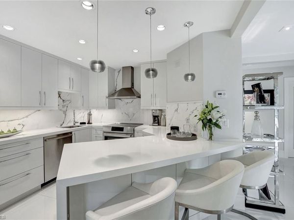 231 3rd AVE S, Unit 231, NAPLES, FL 34102