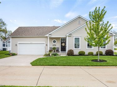 8744 Wakefield Run, North Ridgeville, OH 44039
