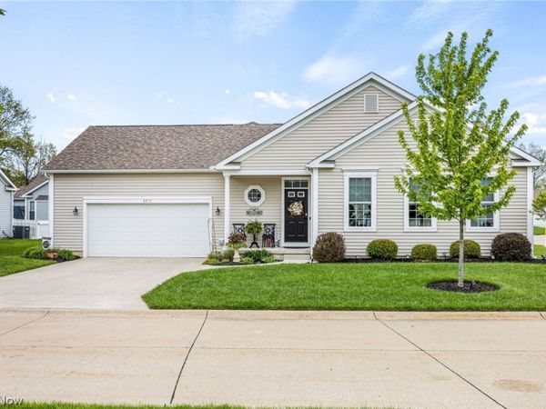 8744 Wakefield Run, North Ridgeville, OH 44039