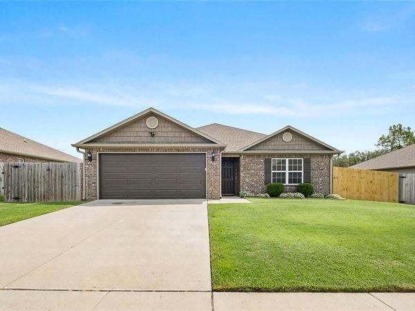 313 Woodcreek Street, Lowell, AR 72745