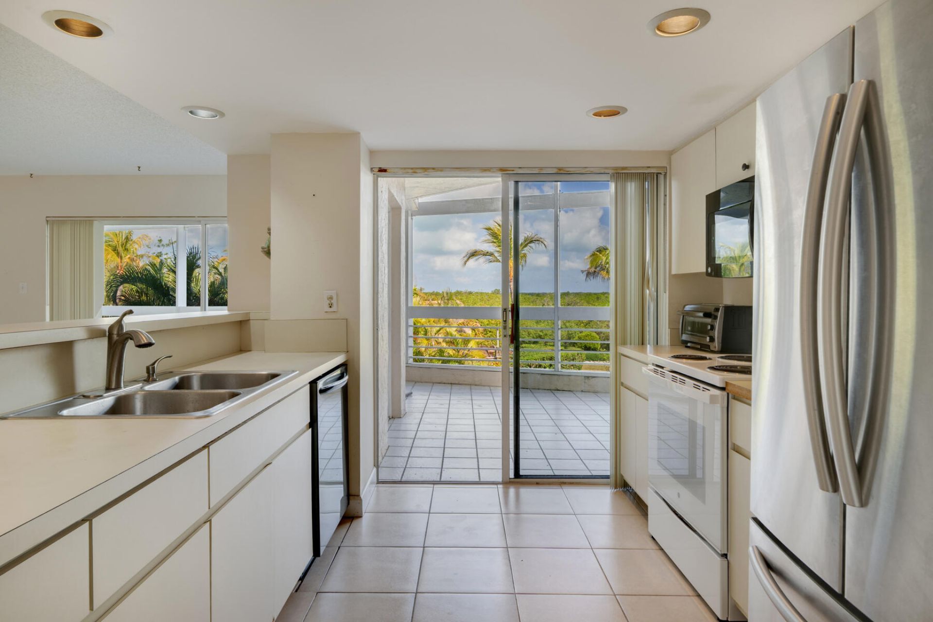 80450 Overseas Highway, Unit 204, Islamorada, FL 33036 Photo