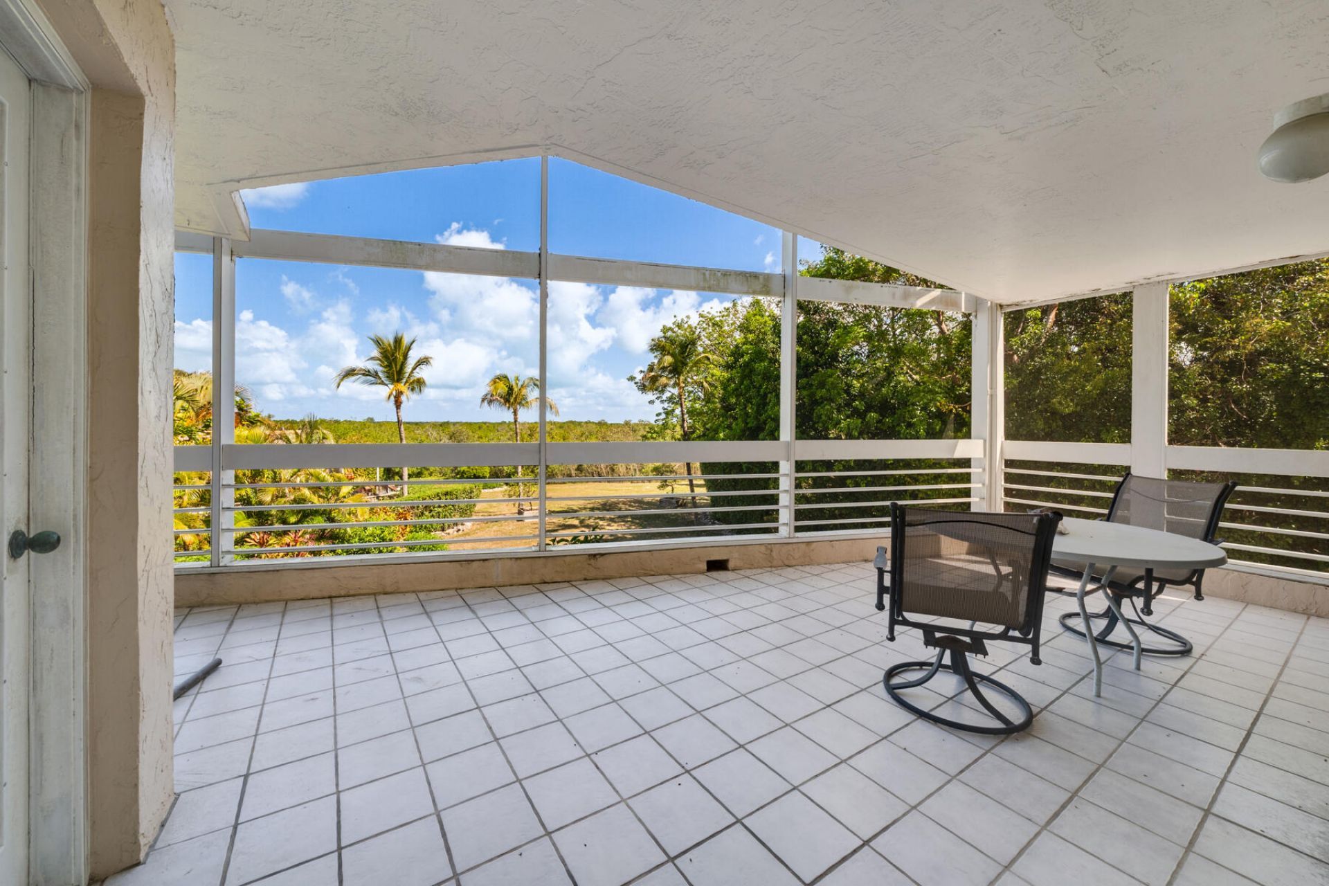 80450 Overseas Highway, Unit 204, Islamorada, FL 33036 Photo