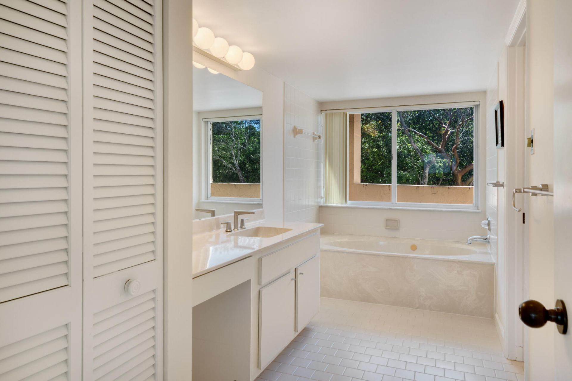 80450 Overseas Highway, Unit 204, Islamorada, FL 33036 Photo