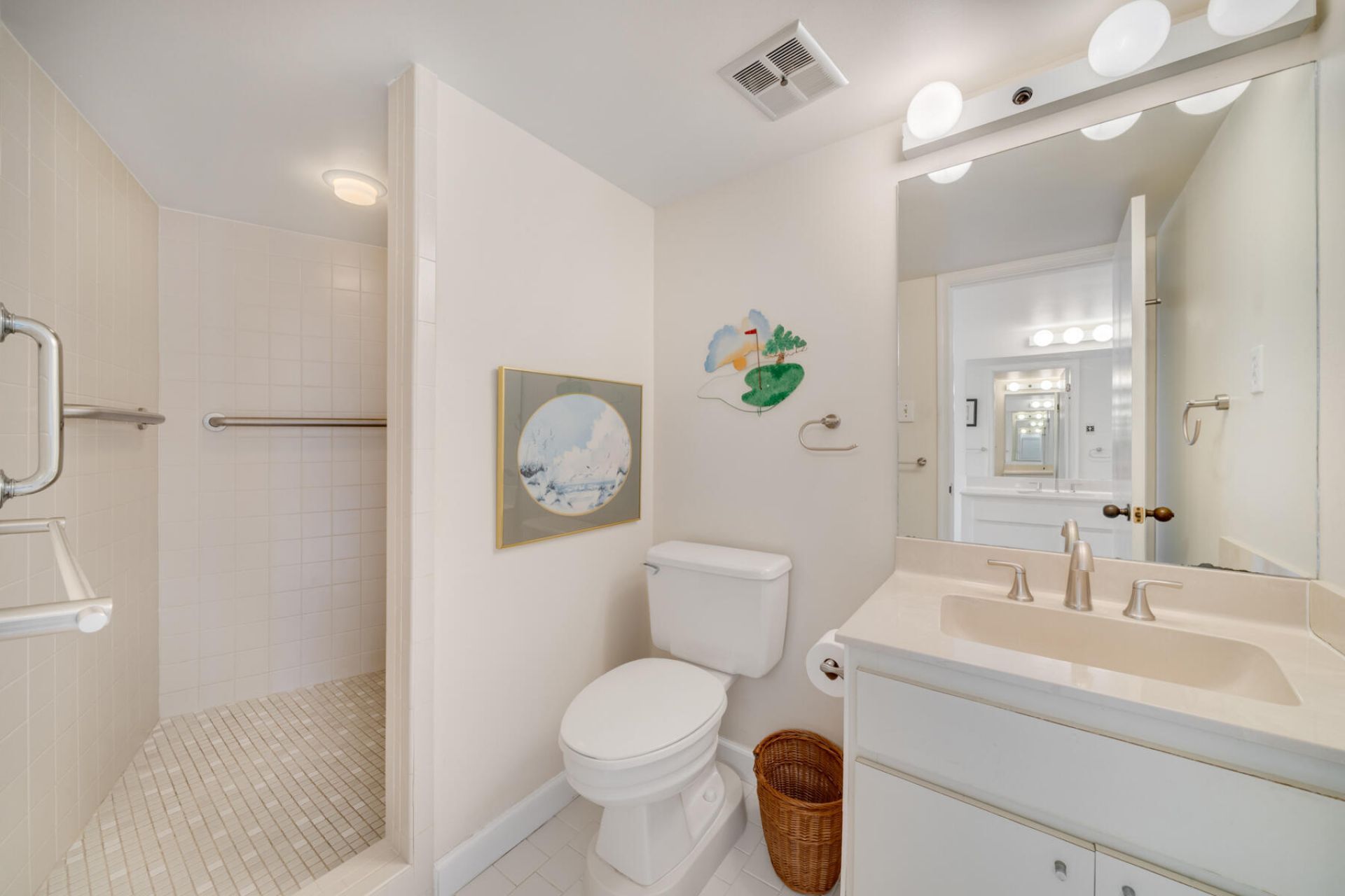 80450 Overseas Highway, Unit 204, Islamorada, FL 33036 Photo