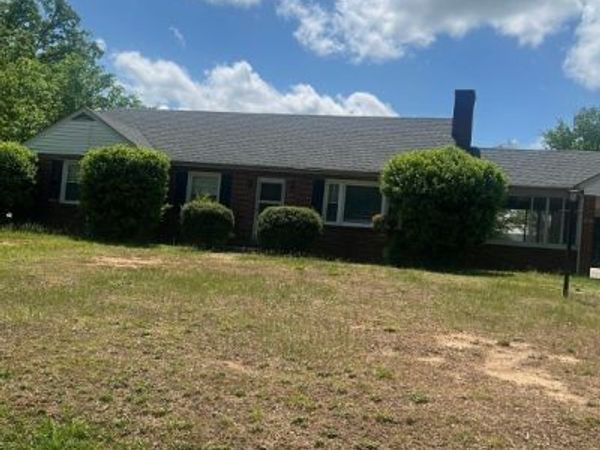 311 Fifth Street , Blackstone, VA 23824