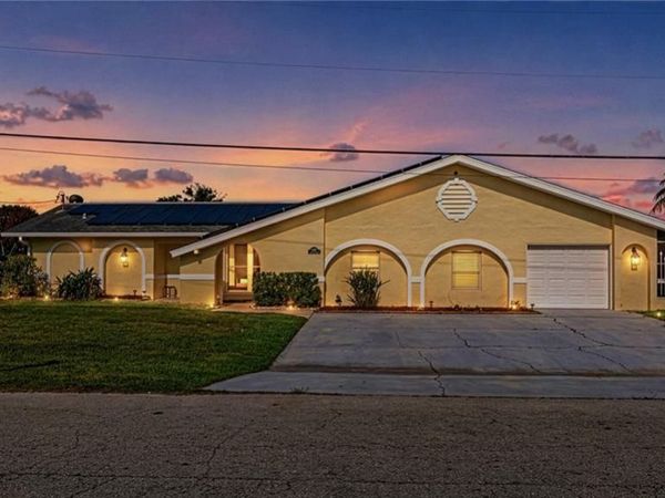 2507 LAKEVIEW DR , LEHIGH ACRES, FL 33936