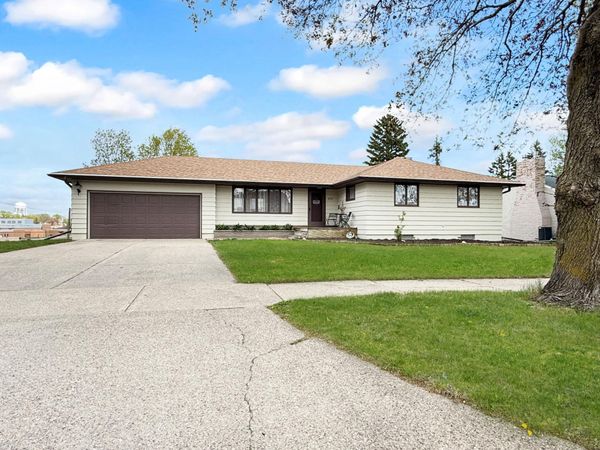 873 S Hampton Street, Fairmont, MN 56031