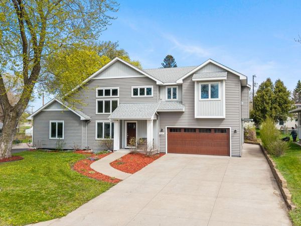 319 Bellwood Avenue , Maplewood, MN 55117