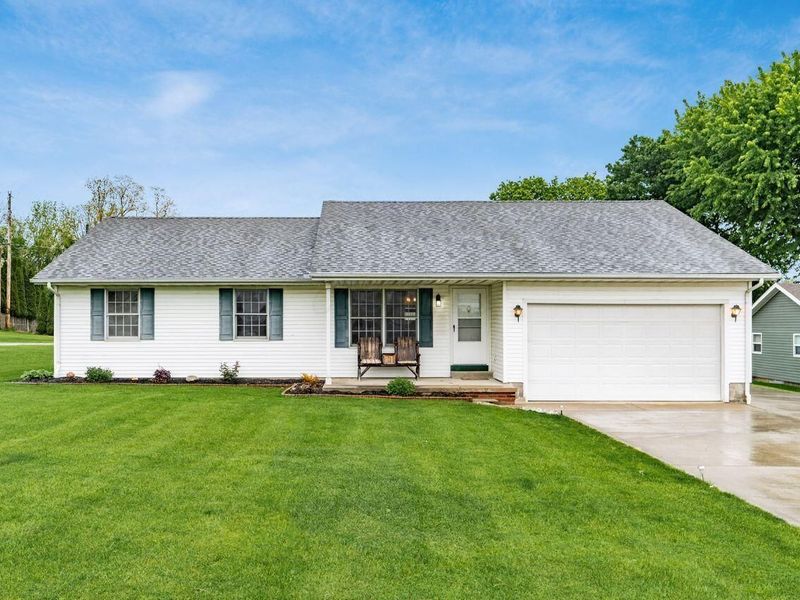 6159 Watkins Road SW, Pataskala, OH 43062 Photo 1