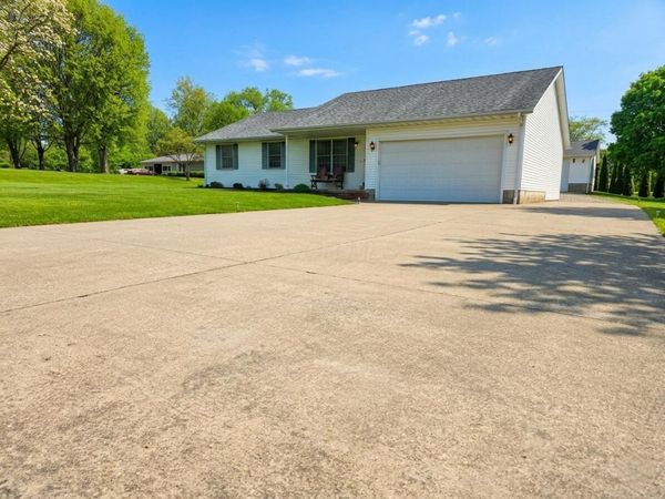 6159 Watkins Road SW, Pataskala, OH 43062