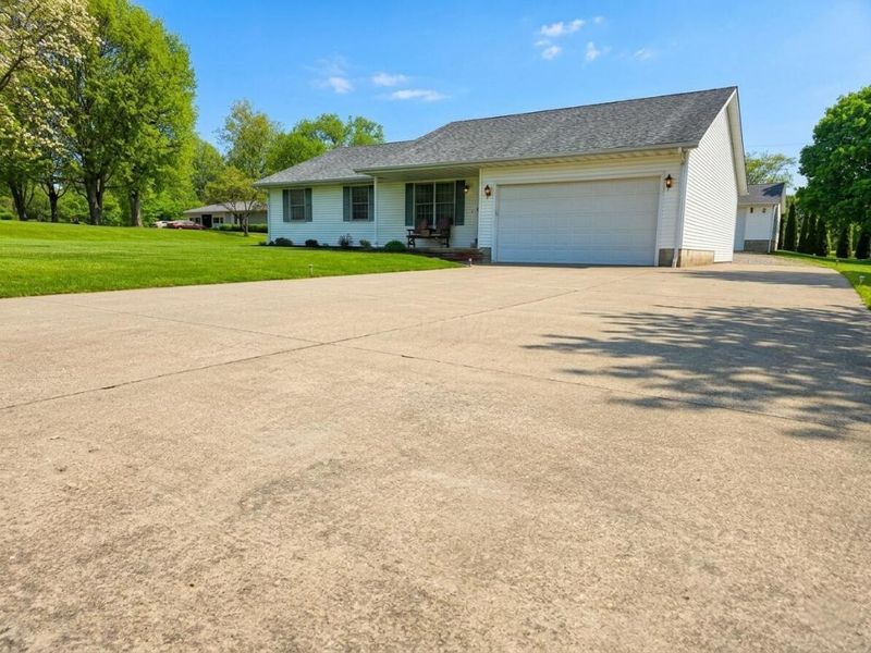 6159 Watkins Road SW, Pataskala, OH 43062 Photo 1