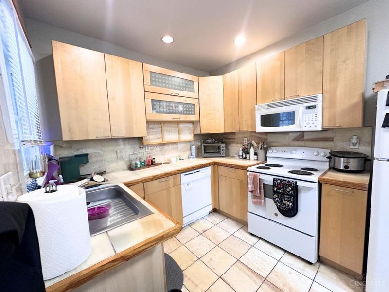 447 Ada Street, Cincinnati, OH 45219 Photo 5