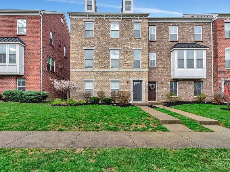 9563 Cobblestone Walk, West Chester, OH 45069 Photo 1