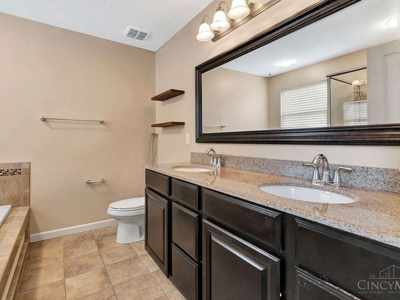 9563 Cobblestone Walk, West Chester, OH 45069 Photo 19