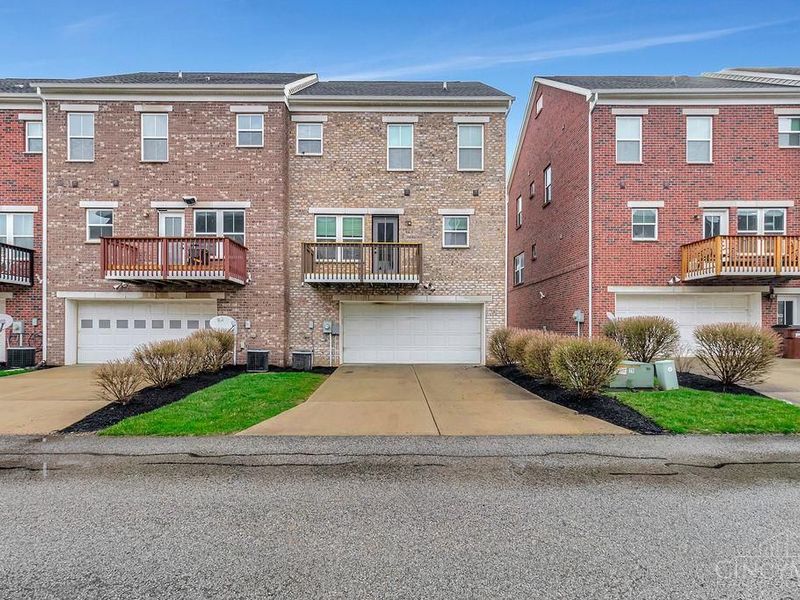 9563 Cobblestone Walk, West Chester, OH 45069 Photo 3