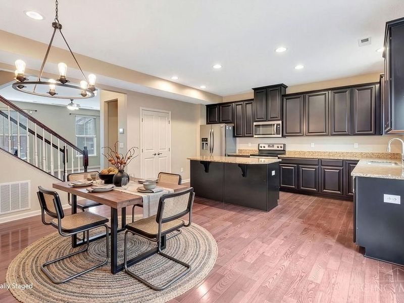 9563 Cobblestone Walk, West Chester, OH 45069 Photo 8