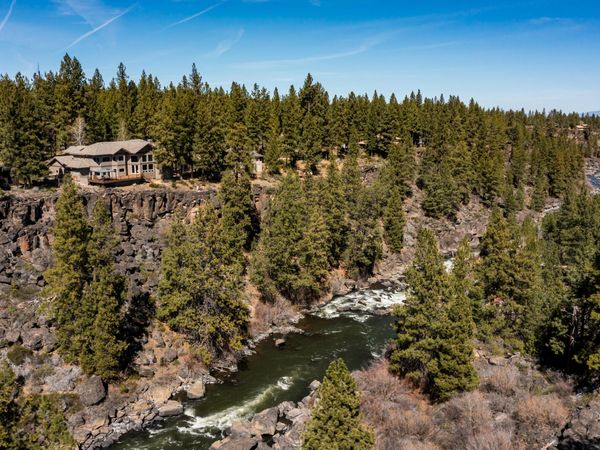 61015 River Bluff Trail, Bend, OR 97702