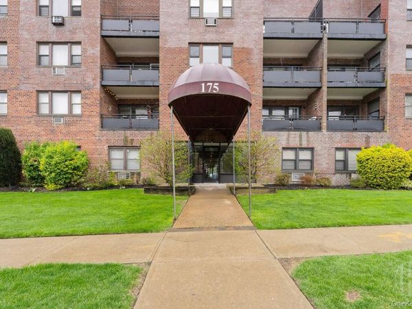 175 Archer Street , Unit 3E, Freeport, NY 11520