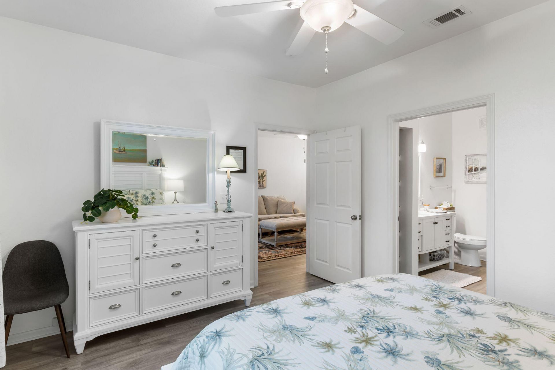 60 Fenwick Hall Allee Alley Photo 14