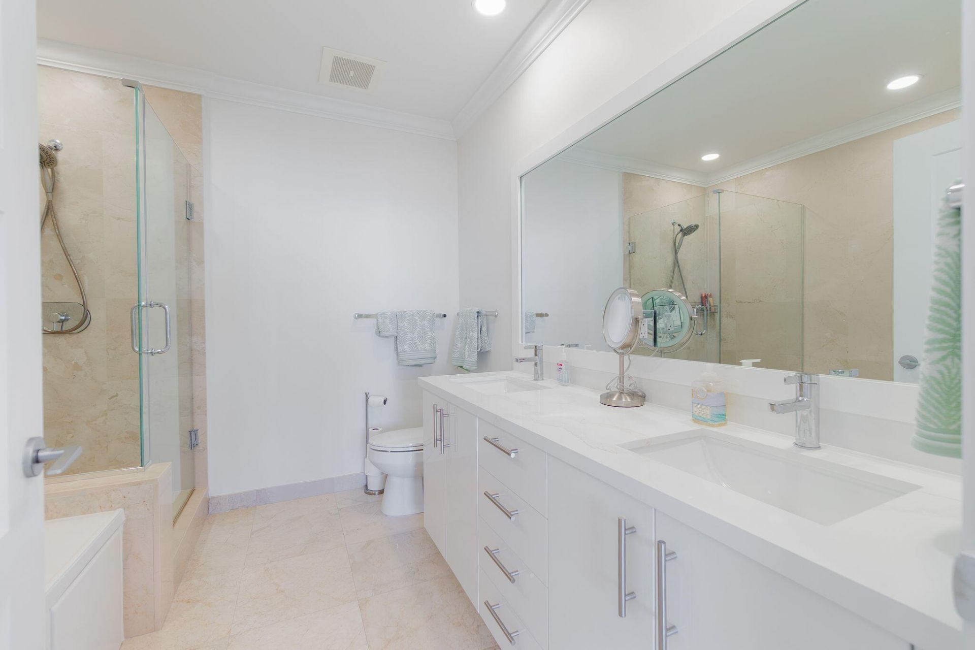 550 Okeechobee Boulevard, Unit Uph-15, West Palm Beach, FL 33401 Photo